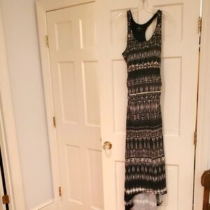 ATHLETA Black and White Racer Back Maxi Dress. EUC